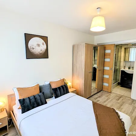 Le Cocon - Lumineux - Grande Tv - Parking Gratuit Apartment Fleury-les-Aubrais Exterior photo