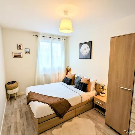 Le Cocon - Lumineux - Grande Tv - Parking Gratuit Apartment Fleury-les-Aubrais Exterior photo