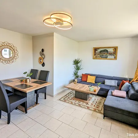 Le Cocon - Lumineux - Grande Tv - Parking Gratuit Apartment Fleury-les-Aubrais Exterior photo