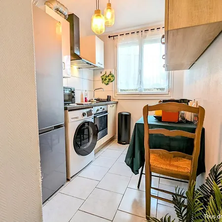 Le Cocon - Lumineux - Grande Tv - Parking Gratuit Apartment Fleury-les-Aubrais Exterior photo