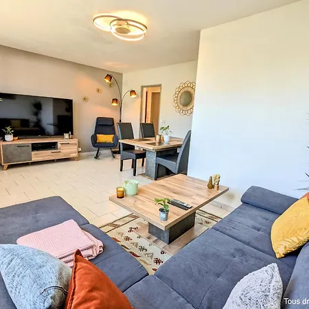 Le Cocon - Lumineux - Grande Tv - Parking Gratuit Apartment Fleury-les-Aubrais Exterior photo